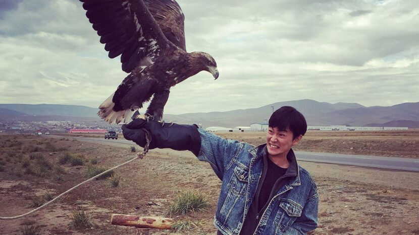 Kim Jinhyoung with a large eagle